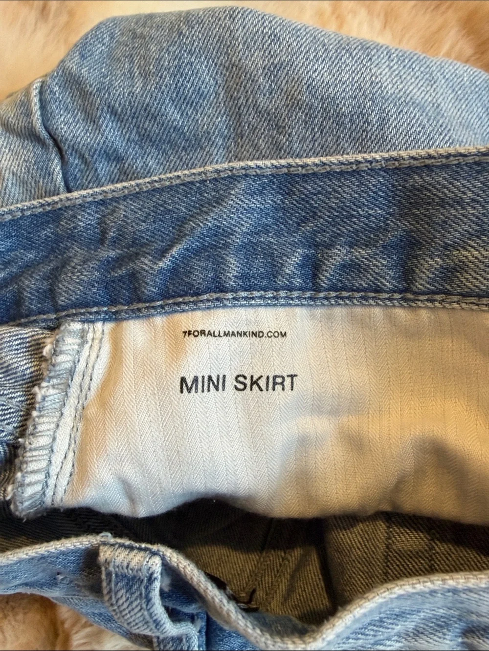 7 for all mankind denim mini skirt distressed hemline light wash size 29 - Picture 11 of 11